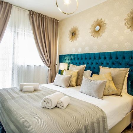 Gaze Out At The City In A Retro-Chic Getaway 리스본 외부 사진