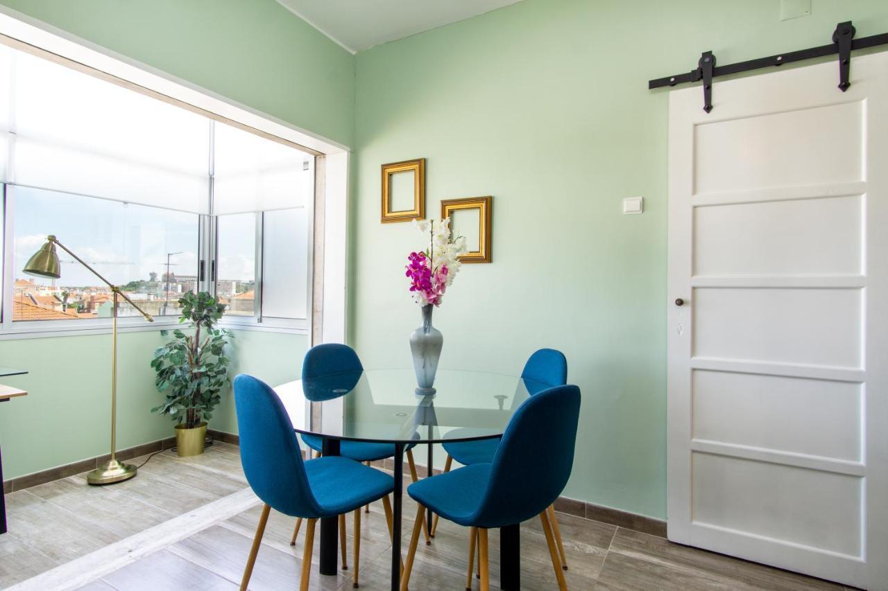Gaze Out At The City In A Retro-Chic Getaway 리스본 외부 사진