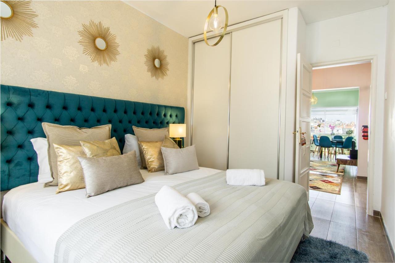 Gaze Out At The City In A Retro-Chic Getaway 리스본 외부 사진