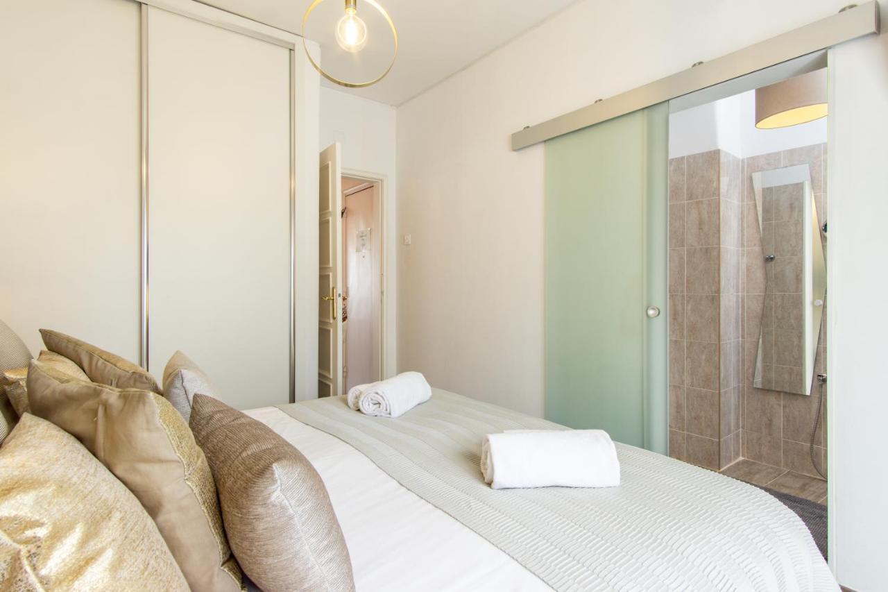 Gaze Out At The City In A Retro-Chic Getaway 리스본 외부 사진