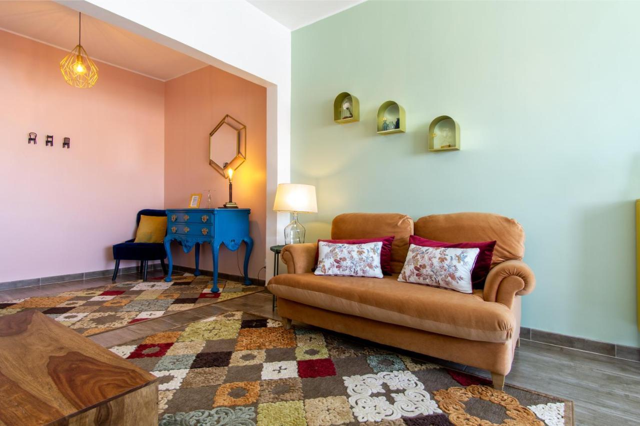 Gaze Out At The City In A Retro-Chic Getaway 리스본 외부 사진